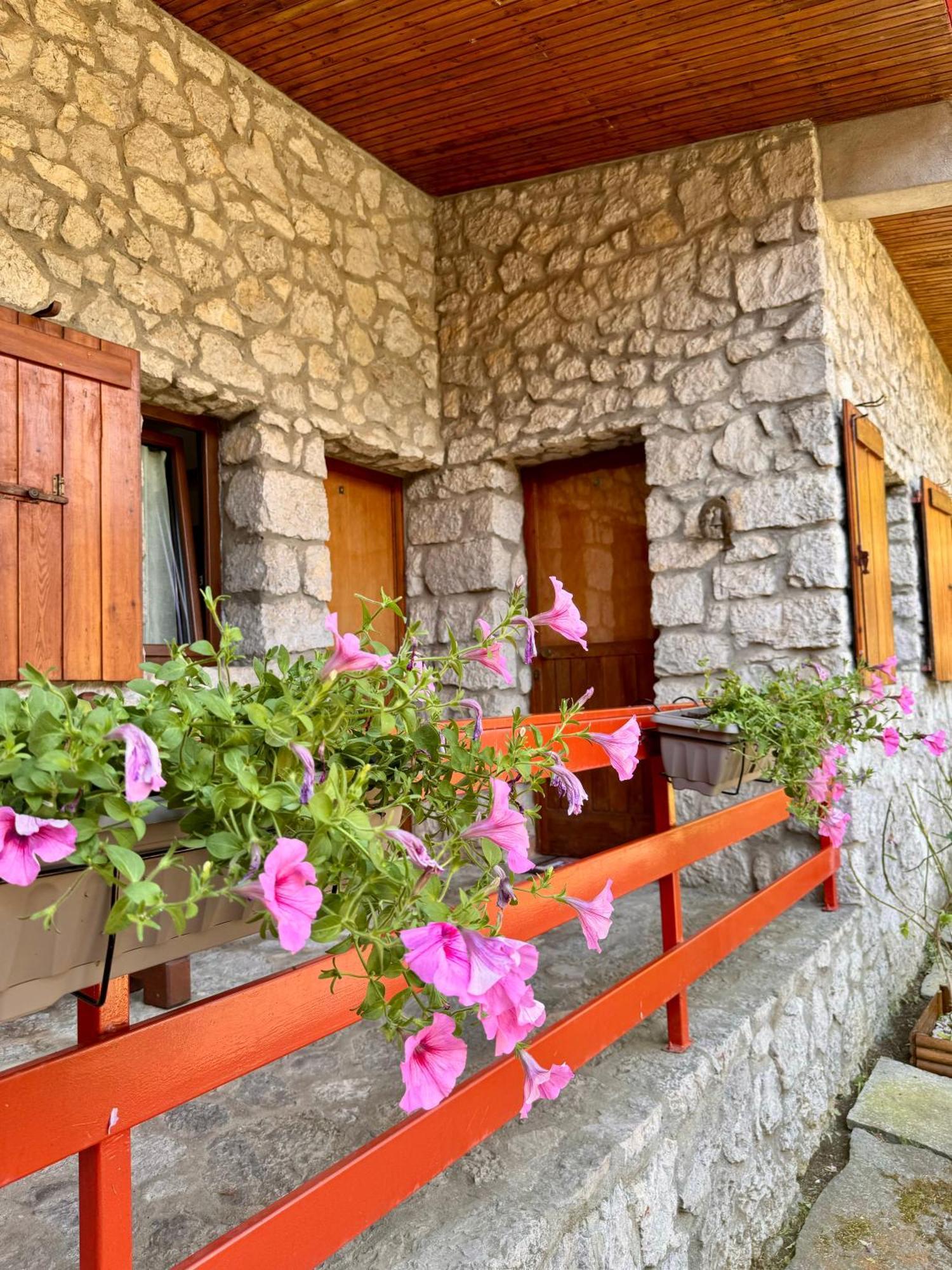 Villa Drago Chalet Oltre il Colle Exterior foto